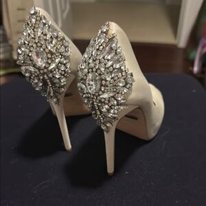 Elegant Cream Stiletto Heels Crystal Embellishments BADGLEY MISCHKA